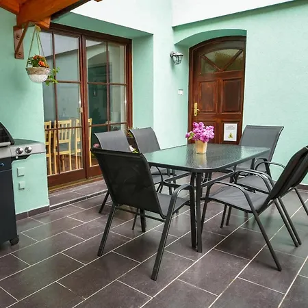 Holiday home Pod Svetem-rodinny Dum *